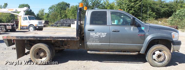 image for item DE7281 2008 Dodge Ram 4500HD Quad Cab flatbed truck