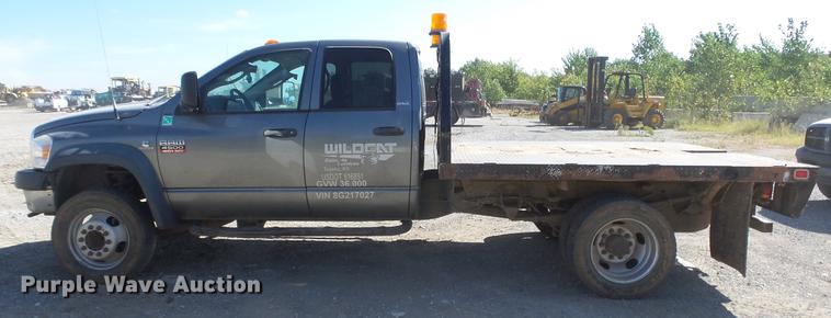 image for item DE7281 2008 Dodge Ram 4500HD Quad Cab flatbed truck