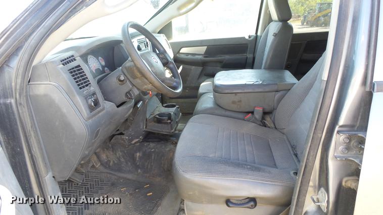 image for item DE7281 2008 Dodge Ram 4500HD Quad Cab flatbed truck