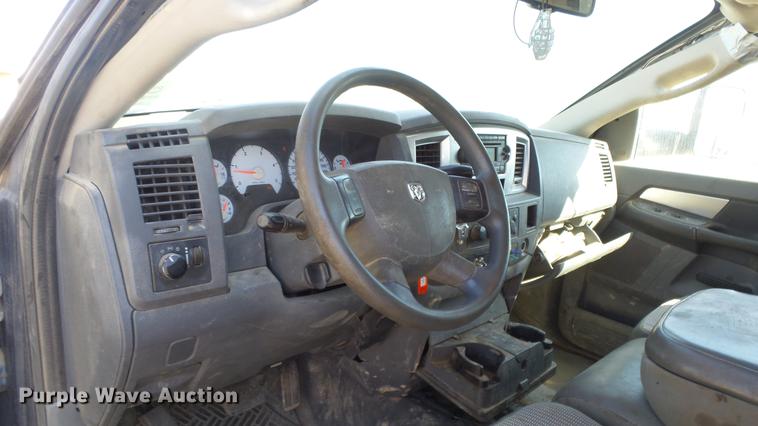 image for item DE7281 2008 Dodge Ram 4500HD Quad Cab flatbed truck