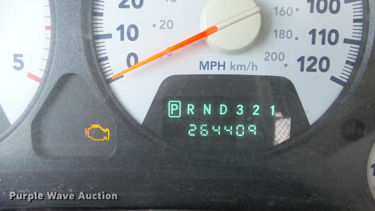 image for item DE7281 2008 Dodge Ram 4500HD Quad Cab flatbed truck