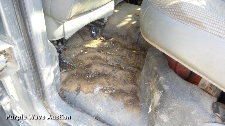 image for item DE7281 2008 Dodge Ram 4500HD Quad Cab flatbed truck