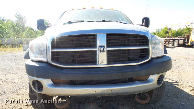 image for item DE7281 2008 Dodge Ram 4500HD Quad Cab flatbed truck