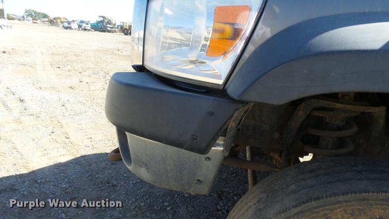 image for item DE7281 2008 Dodge Ram 4500HD Quad Cab flatbed truck