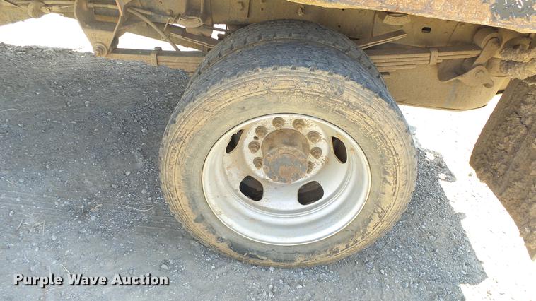 image for item DE7281 2008 Dodge Ram 4500HD Quad Cab flatbed truck