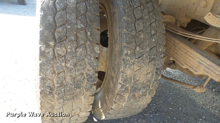 image for item DE7281 2008 Dodge Ram 4500HD Quad Cab flatbed truck