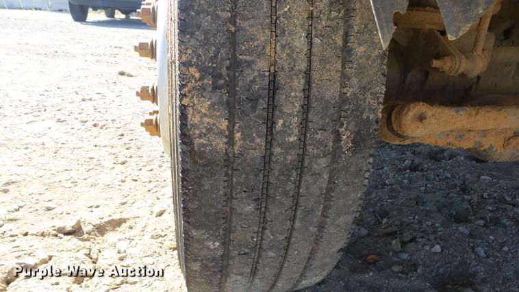 image for item DE7281 2008 Dodge Ram 4500HD Quad Cab flatbed truck