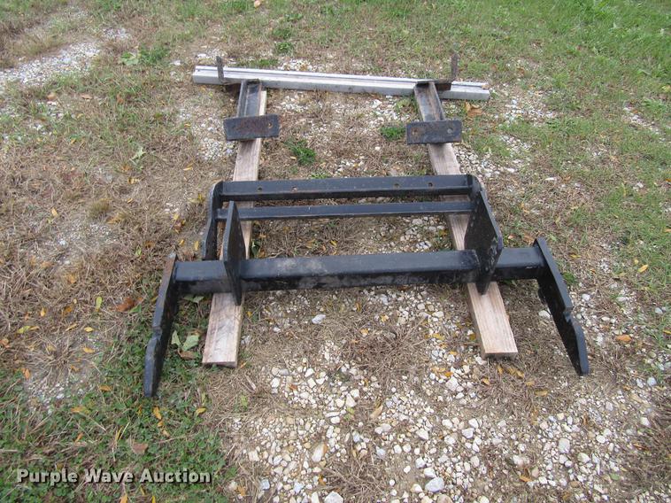 image for item DF3868 2011 Hiniker 9950 V snow plow