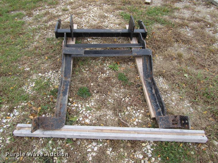 image for item DF3868 2011 Hiniker 9950 V snow plow