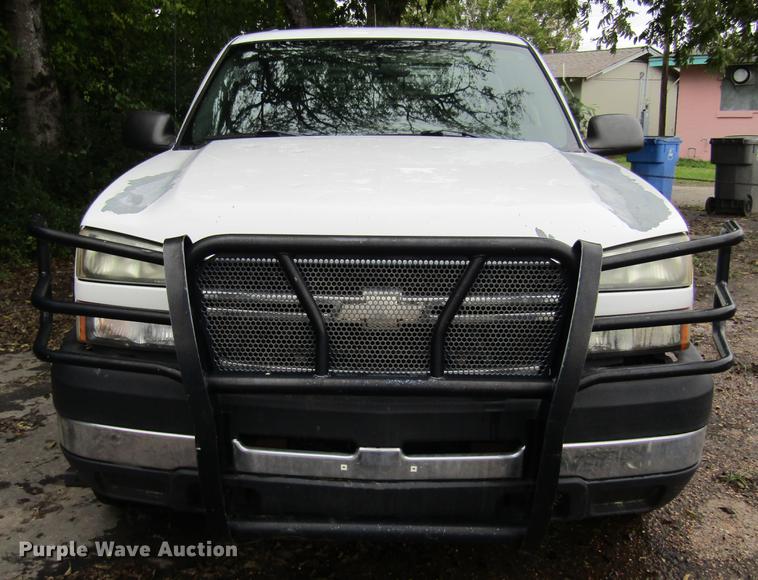 image for item DW9282 2006 Chevrolet Silverado 2500HD Crew Cab pickup truck