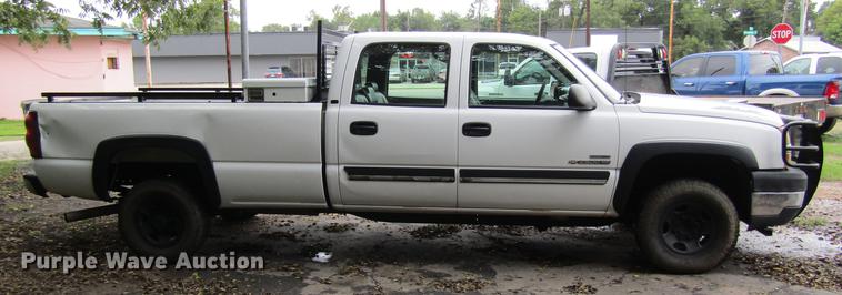 image for item DW9282 2006 Chevrolet Silverado 2500HD Crew Cab pickup truck
