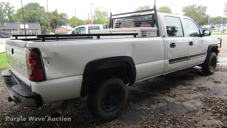 image for item DW9282 2006 Chevrolet Silverado 2500HD Crew Cab pickup truck