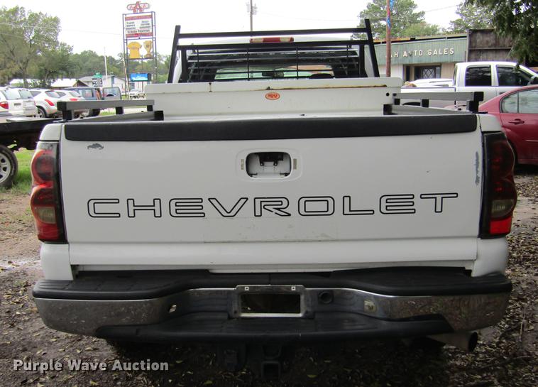 image for item DW9282 2006 Chevrolet Silverado 2500HD Crew Cab pickup truck