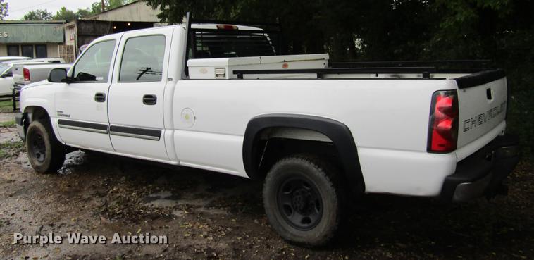 image for item DW9282 2006 Chevrolet Silverado 2500HD Crew Cab pickup truck