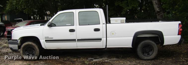 image for item DW9282 2006 Chevrolet Silverado 2500HD Crew Cab pickup truck