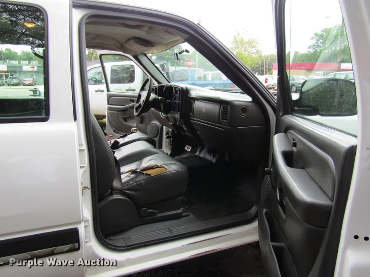 image for item DW9282 2006 Chevrolet Silverado 2500HD Crew Cab pickup truck