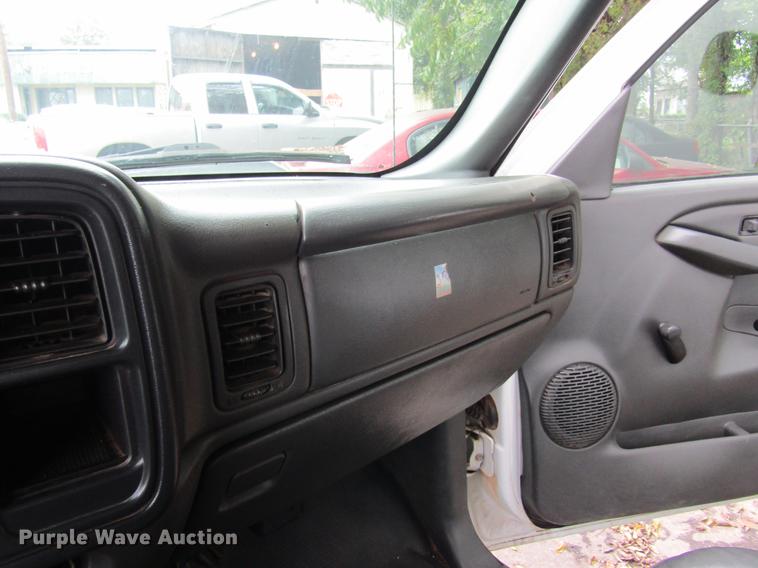 image for item DW9282 2006 Chevrolet Silverado 2500HD Crew Cab pickup truck