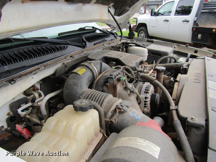 image for item DW9282 2006 Chevrolet Silverado 2500HD Crew Cab pickup truck