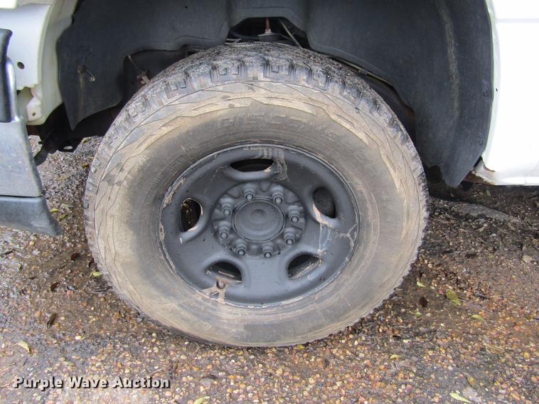 image for item DW9282 2006 Chevrolet Silverado 2500HD Crew Cab pickup truck