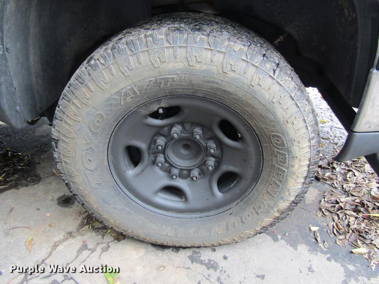 image for item DW9282 2006 Chevrolet Silverado 2500HD Crew Cab pickup truck