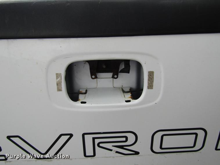 image for item DW9282 2006 Chevrolet Silverado 2500HD Crew Cab pickup truck