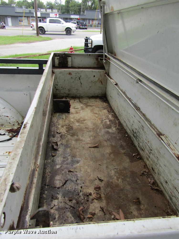 image for item DW9282 2006 Chevrolet Silverado 2500HD Crew Cab pickup truck