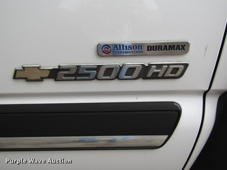 image for item DW9282 2006 Chevrolet Silverado 2500HD Crew Cab pickup truck