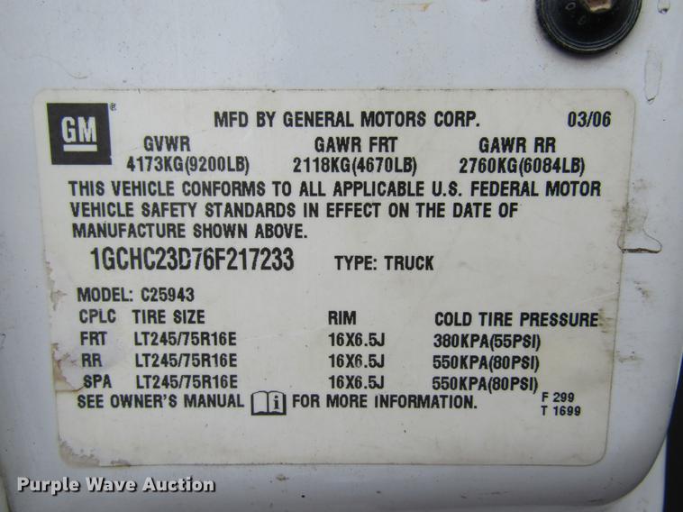 image for item DW9282 2006 Chevrolet Silverado 2500HD Crew Cab pickup truck