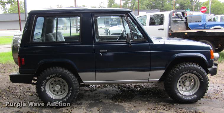 image for item DW9284 1987 Dodge Raider SUV