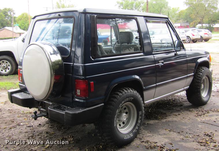 image for item DW9284 1987 Dodge Raider SUV