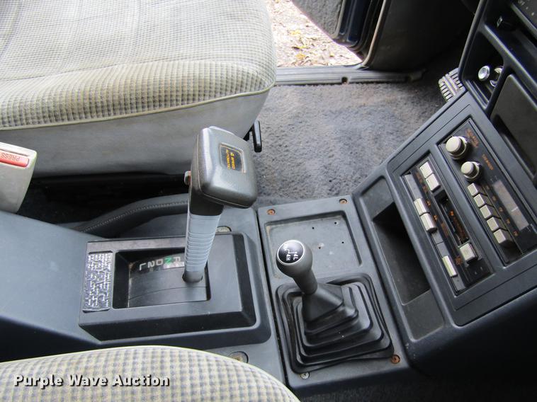 image for item DW9284 1987 Dodge Raider SUV