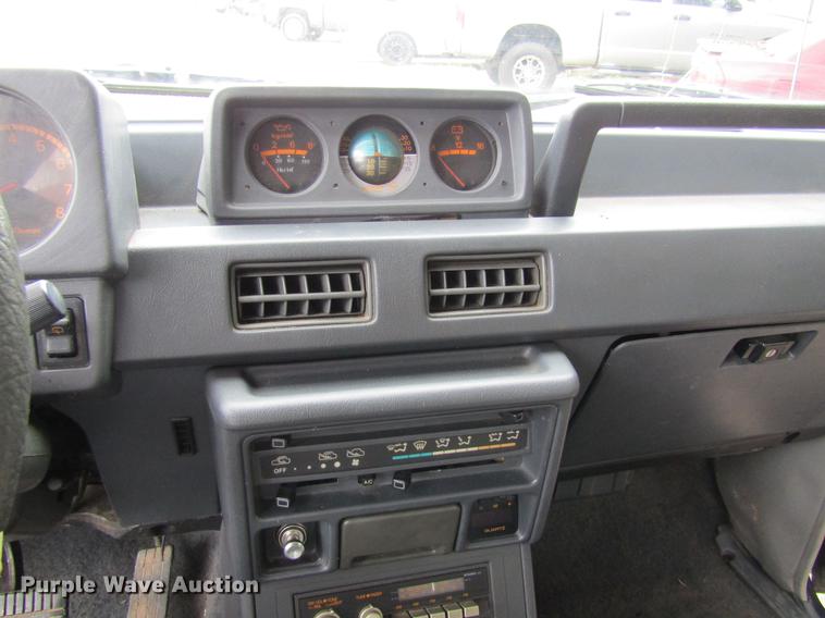 image for item DW9284 1987 Dodge Raider SUV