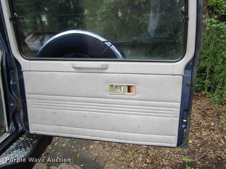 image for item DW9284 1987 Dodge Raider SUV