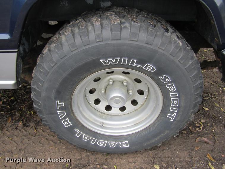 image for item DW9284 1987 Dodge Raider SUV