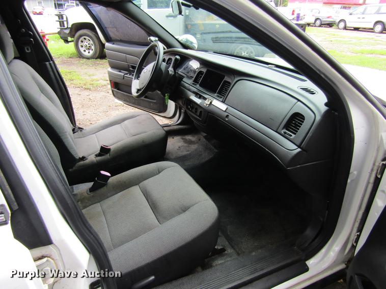image for item DW9285 2009 Ford Crown Victoria Police Interceptor
