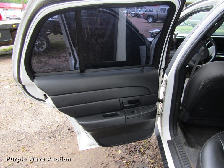 image for item DW9285 2009 Ford Crown Victoria Police Interceptor