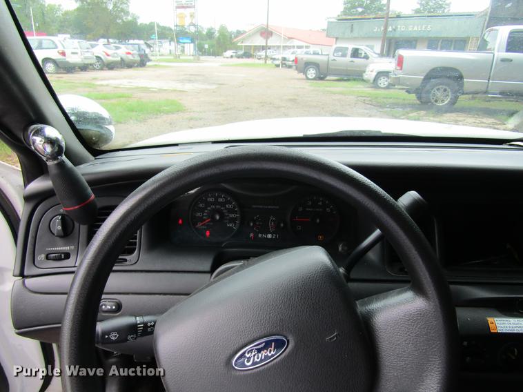 image for item DW9285 2009 Ford Crown Victoria Police Interceptor