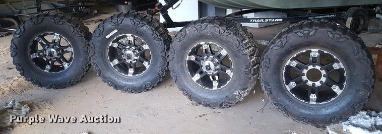 image for item DW9287 (4) tires and wheels