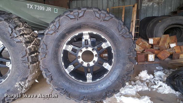 image for item DW9287 (4) tires and wheels