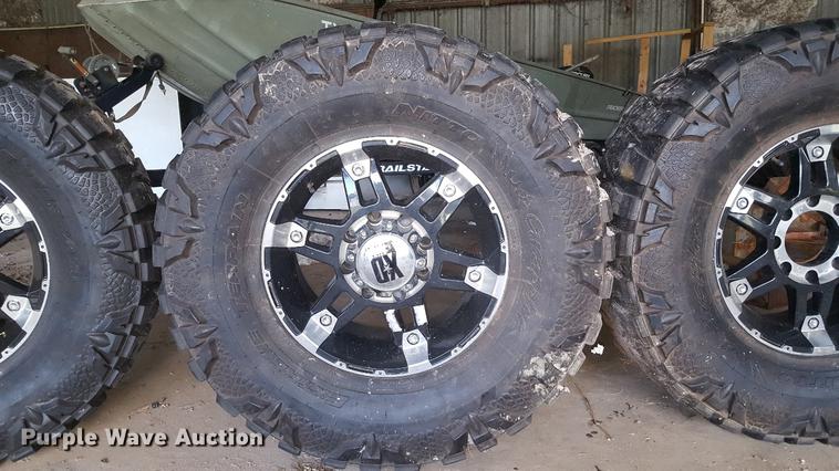 image for item DW9287 (4) tires and wheels