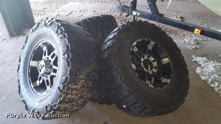 image for item DW9287 (4) tires and wheels