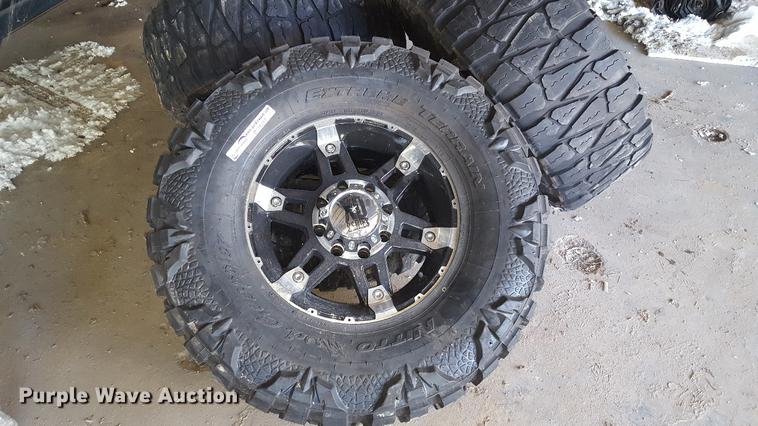 image for item DW9287 (4) tires and wheels