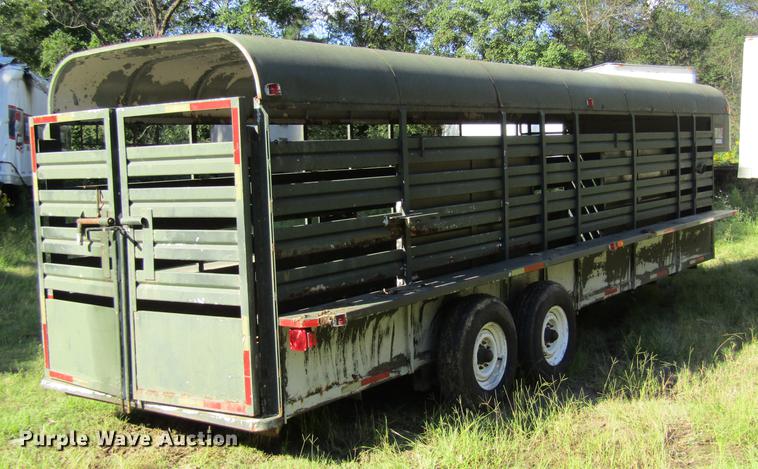 image for item DW9289 1992 Johnny Jack 32 livestock trailer