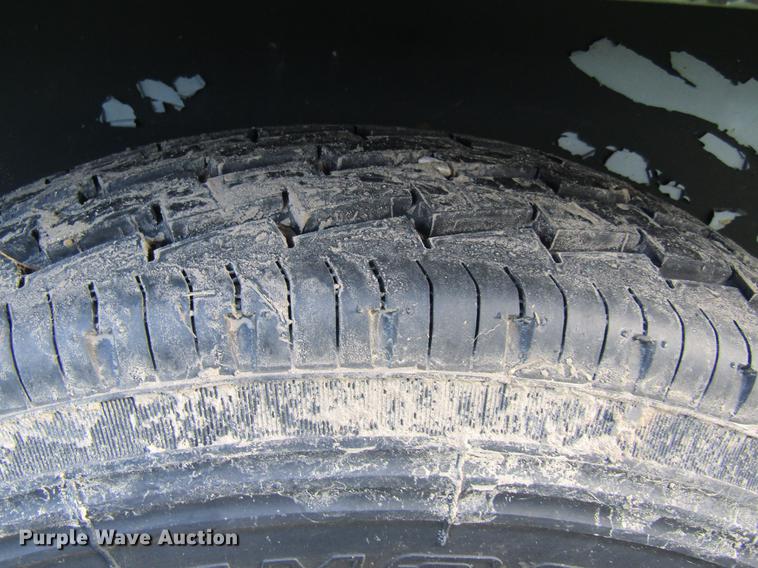 image for item DW9289 1992 Johnny Jack 32 livestock trailer