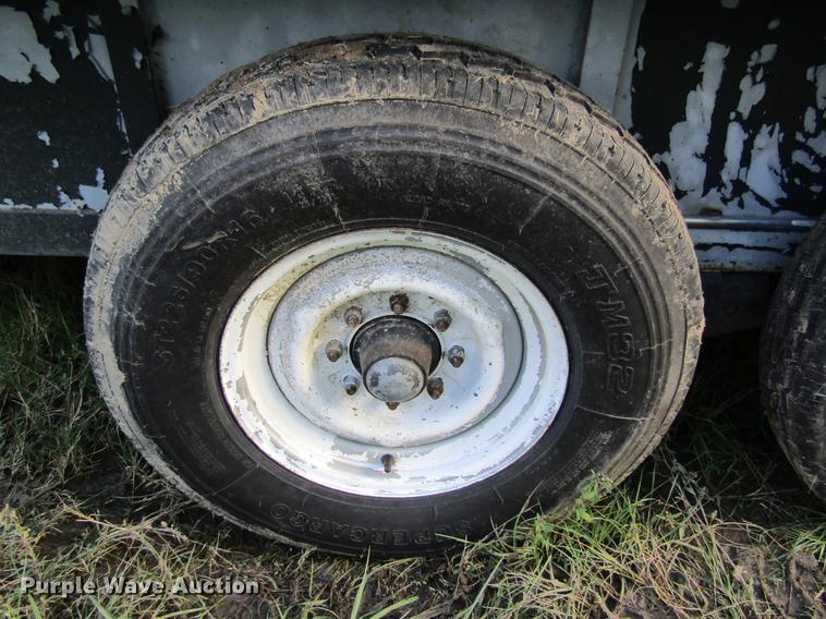 image for item DW9289 1992 Johnny Jack 32 livestock trailer