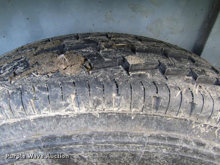 image for item DW9289 1992 Johnny Jack 32 livestock trailer