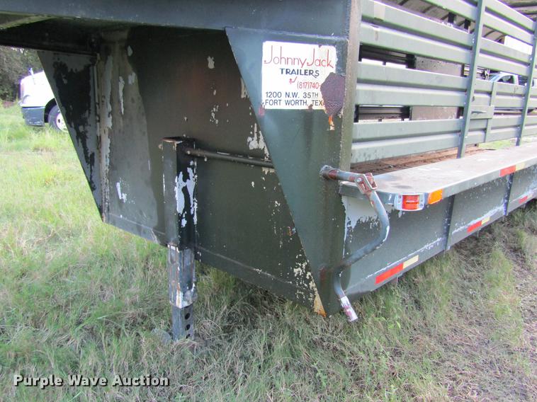 image for item DW9289 1992 Johnny Jack 32 livestock trailer