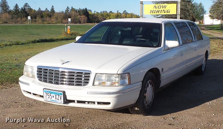 image for item DX9516 1998 Cadillac Krystal Koach limousine