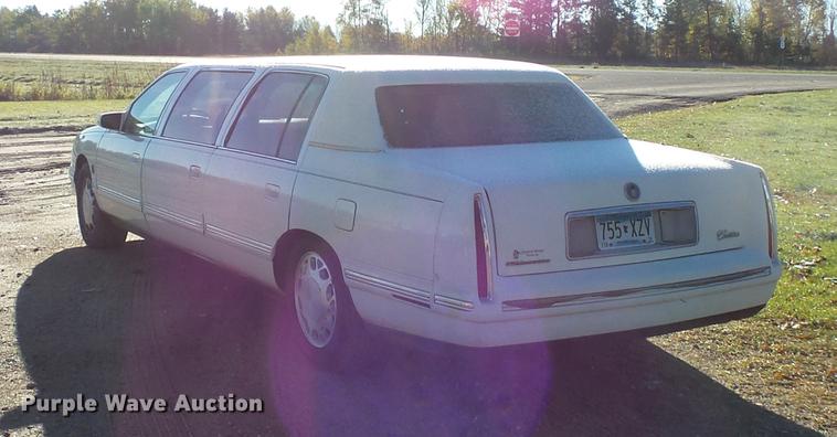 image for item DX9516 1998 Cadillac Krystal Koach limousine