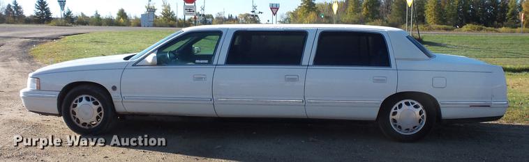 image for item DX9516 1998 Cadillac Krystal Koach limousine
